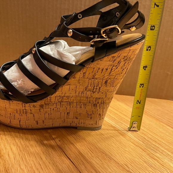 Cute Strappy Wedges for summer - Picture 4 of 5